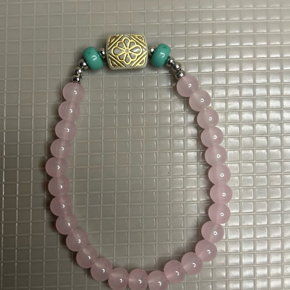 Elegant Pink and Gold Beaded Bracelet